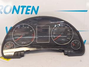 Gebruikte Kilometerteller KM Audi A4 (B7) 2.0 20V Prijs € 80,00 Margeregeling aangeboden door VW Parts Dronten