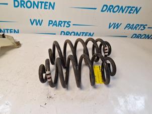Gebruikte Schroefveer achter Audi A4 (B7) 2.0 20V Prijs € 30,00 Margeregeling aangeboden door VW Parts Dronten