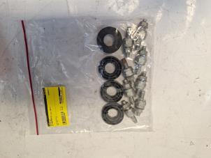 Gebruikte Bouten set Volkswagen Transporter T6 2.0 TDI 150 Prijs € 20,00 Margeregeling aangeboden door VW Parts Dronten