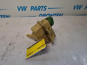 Gebruikte Servo Oliereservoir Volkswagen Transporter T6 2.0 TDI 150 Prijs € 10,00 Margeregeling aangeboden door VW Parts Dronten