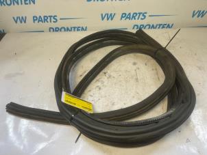 Gebruikte Achterkleprubber Volkswagen Transporter T6 2.0 TDI 150 Prijs € 25,00 Margeregeling aangeboden door VW Parts Dronten