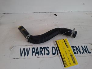 Gebruikte Koelwaterslang Kia Xceed 1.6 GDI PHEV Prijs € 10,00 Margeregeling aangeboden door VW Parts Dronten
