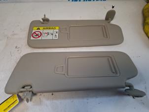 Gebruikte Zonneklep set Kia Xceed 1.6 GDI PHEV Prijs € 30,00 Margeregeling aangeboden door VW Parts Dronten