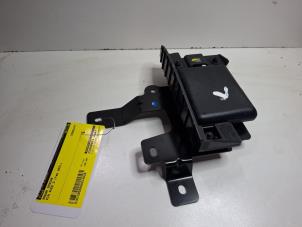 Gebruikte Radar sensor Kia Xceed 1.6 GDI PHEV Prijs € 100,00 Margeregeling aangeboden door VW Parts Dronten