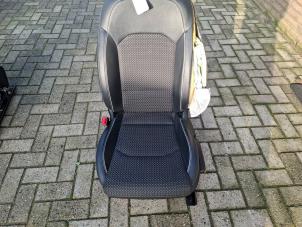 Gebruikte Zitting stoel links Kia Xceed 1.6 GDI PHEV Prijs € 65,00 Margeregeling aangeboden door VW Parts Dronten