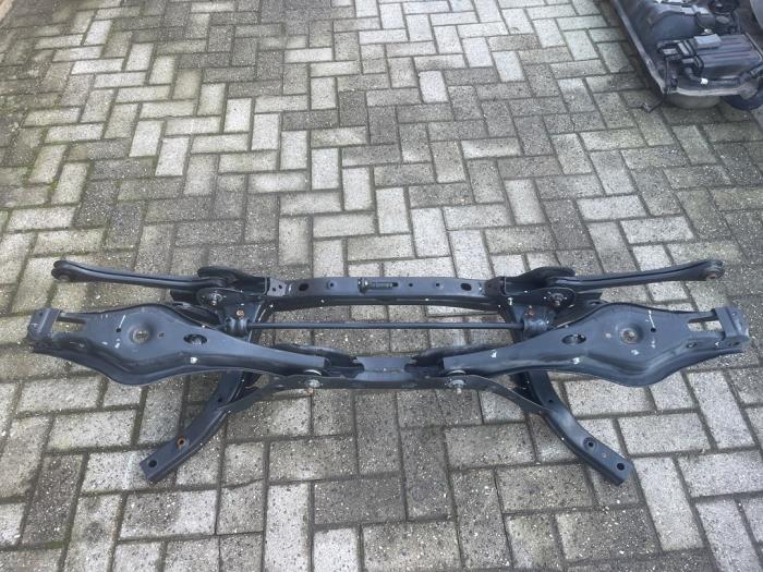 Gebruikte Subframe Kia Xceed 1.6 GDI PHEV Prijs € 250,00 Margeregeling aangeboden door VW Parts Dronten