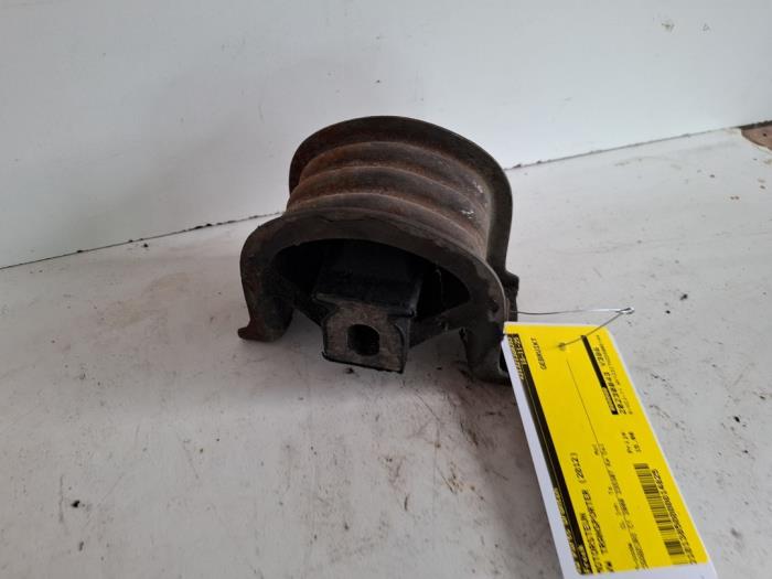 Gebruikte Motorsteun Volkswagen Transporter T5 2.0 TDI DRF Prijs € 18,15 Inclusief btw aangeboden door VW Parts Dronten
