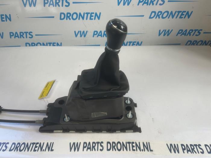 Gebruikte Versnellingspook Volkswagen Polo VI (AW1) 1.0 TSI 12V Prijs € 55,00 Margeregeling aangeboden door VW Parts Dronten