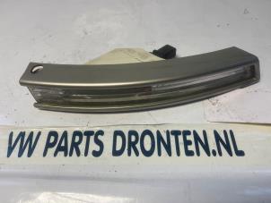 Gebruikte Pinker rechts Volkswagen Passat Variant (3C5) 1.6 Prijs € 25,00 Margeregeling aangeboden door VW Parts Dronten