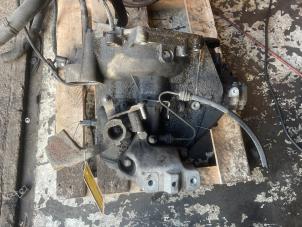 Gebruikte Versnellingsbak Volkswagen Passat Variant (3C5) 1.6 Prijs € 400,00 Margeregeling aangeboden door VW Parts Dronten