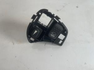 Gebruikte Schakelaar Mistlamp Alfa Romeo Spider (916) 2.0 16V Twin Spark Prijs € 45,00 Margeregeling aangeboden door VW Parts Dronten