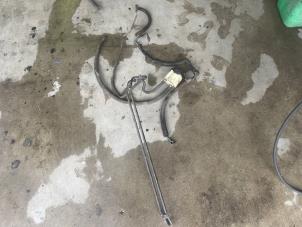 Gebruikte Stuurbekrachtiging Olie Reservoir Volkswagen Transporter T4 2.5 TDI Prijs € 25,00 Margeregeling aangeboden door VW Parts Dronten