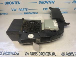 Gebruikte Radio versterker Audi A4 Avant (B7) 2.0 20V Prijs € 35,00 Margeregeling aangeboden door VW Parts Dronten