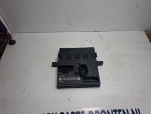 Gebruikte Boordcomputer Audi A8 (D3) 3.7 V8 40V Quattro Prijs € 80,00 Margeregeling aangeboden door VW Parts Dronten