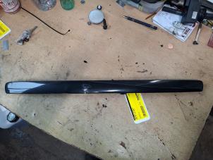 Gebruikte Handgreep Achterklep Audi A8 (D3) 3.7 V8 40V Quattro Prijs € 35,00 Margeregeling aangeboden door VW Parts Dronten