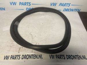 Gebruikte Deurrubber 4Deurs links-achter Alfa Romeo Stelvio (949) 2.2d 16V 210 Q4 Prijs € 40,00 Margeregeling aangeboden door VW Parts Dronten