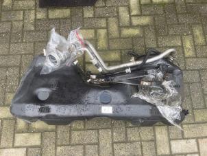 Gebruikte Brandstoftank Alfa Romeo Stelvio (949) 2.2d 16V 210 Q4 Prijs € 350,00 Margeregeling aangeboden door VW Parts Dronten