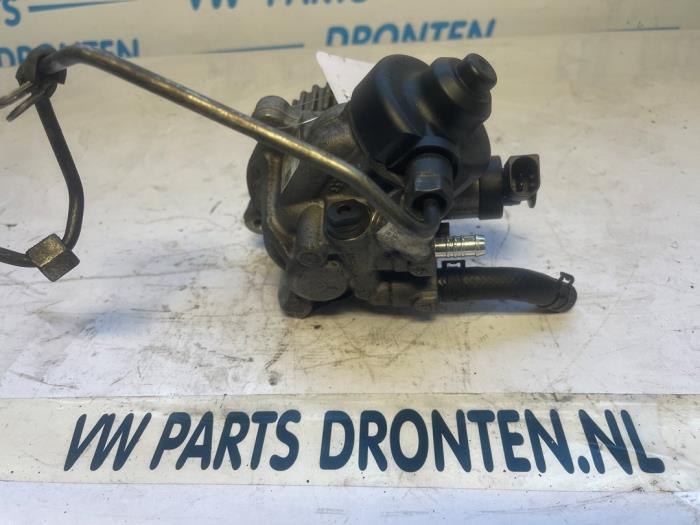 Hogedrukpomp van een Volkswagen Caddy IV 2.0 TDI 102 2015