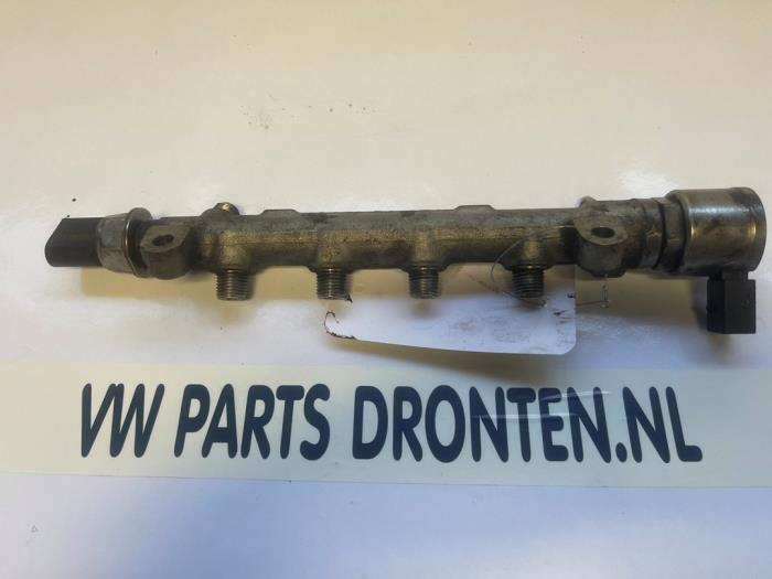 Gebruikte Injector brug Volkswagen Caddy IV 2.0 TDI 102 Prijs € 35,00 Margeregeling aangeboden door VW Parts Dronten