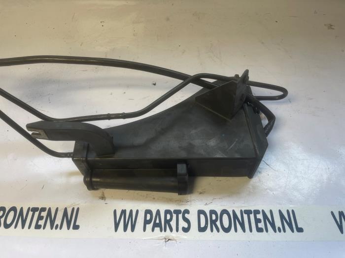 Gebruikte Koolstoffilter Audi A8 (D3) 3.7 V8 40V Quattro Prijs € 20,00 Margeregeling aangeboden door VW Parts Dronten