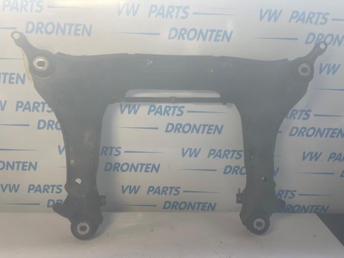 Gebruikte Subframe Audi A4 Avant (B7) 2.0 20V Prijs € 40,00 Margeregeling aangeboden door VW Parts Dronten