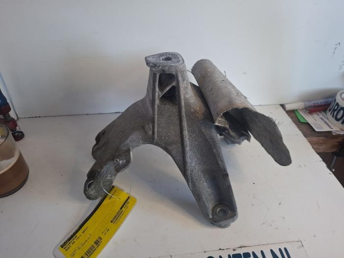 Gebruikte Motorrubber Audi A4 Avant (B8) 2.0 TDI 16V Prijs € 15,00 Margeregeling aangeboden door VW Parts Dronten