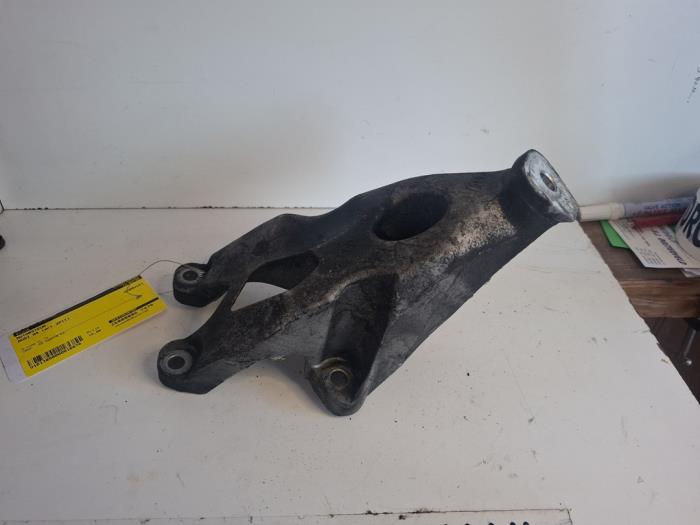 Gebruikte Motorrubber Audi A4 Avant (B8) 2.0 TDI 16V Prijs € 15,00 Margeregeling aangeboden door VW Parts Dronten