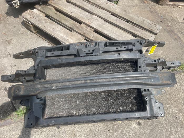Gebruikte Frontpaneel Volkswagen Caddy III (2KA,2KH,2CA,2CH) 2.0 SDI Prijs € 125,00 Margeregeling aangeboden door VW Parts Dronten