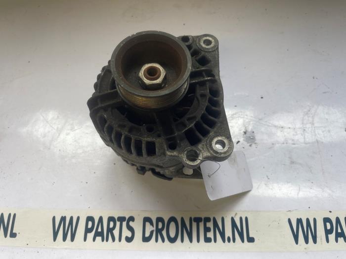 Gebruikte Dynamo Volkswagen Transporter/Caravelle T4 2.5 TDI Syncro Prijs € 25,00 Margeregeling aangeboden door VW Parts Dronten
