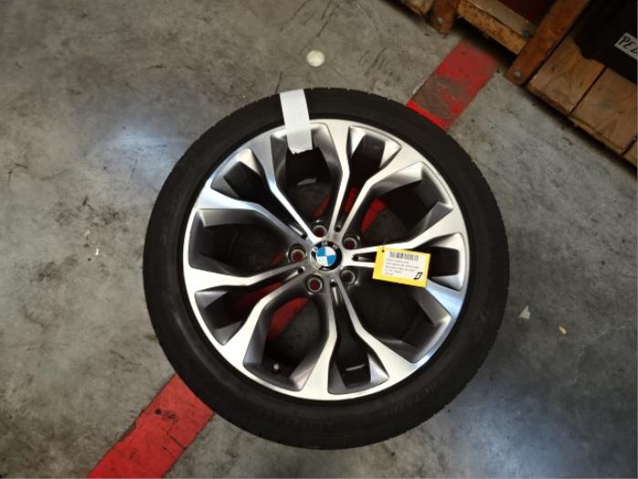 Velg van een BMW X5 (F15) xDrive 30d 3.0 24V 2013