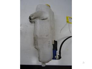 Gebruikte Ruitensproeiertank voor Renault Twingo Prijs € 30,00 Inclusief btw aangeboden door Collignon & Fils