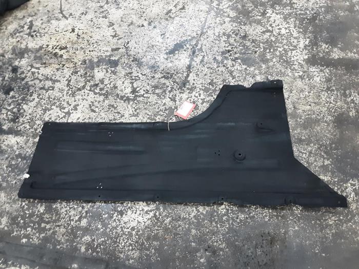Gebruikte Bodem beschermplaat BMW 3-Serie Prijs € 75,00 Inclusief btw aangeboden door Collignon & Fils