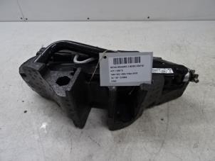 Gebruikte Krik Renault Megane Prijs € 40,00 Inclusief btw aangeboden door Collignon & Fils