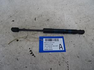 Gebruikte Gasdemper Motorkap Set BMW 2-Serie Prijs € 20,00 Inclusief btw aangeboden door Collignon & Fils