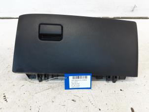 Gebruikte Opbergvak Toyota Yaris Prijs € 40,00 Inclusief btw aangeboden door Collignon & Fils