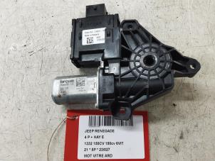 Gebruikte Motor electrisch raam Jeep Renegade Prijs € 50,00 Inclusief btw aangeboden door Collignon & Fils