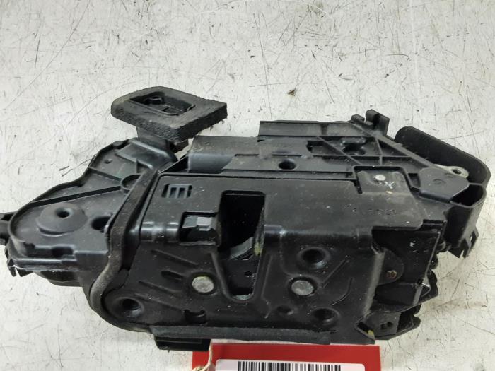 Deurslot Mechaniek 2Deurs links van een Volkswagen Passat 2019