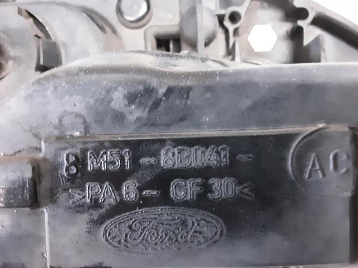 Frontpaneel van een Ford Focus 2010