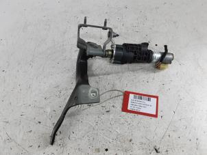 Gebruikte Scharnier Achterklep Audi A6 Prijs € 125,01 Inclusief btw aangeboden door Collignon & Fils