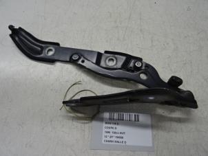 Gebruikte Achterklep Scharnier BMW 1-Serie Prijs € 20,00 Inclusief btw aangeboden door Collignon & Fils