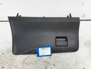 Gebruikte Opbergvak Toyota Yaris Prijs € 40,00 Inclusief btw aangeboden door Collignon & Fils