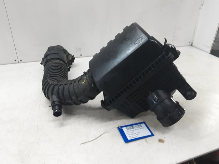 Gebruikte Luchtfilter Kia Ceed Prijs € 75,00 Inclusief btw aangeboden door Collignon & Fils