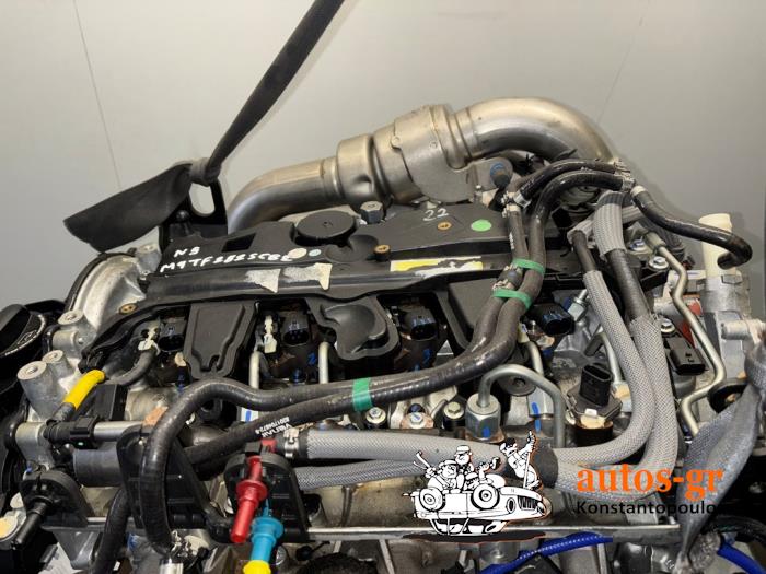 Motor van een Nissan NP 300 Navara (D23) 2.3 dCi 16V