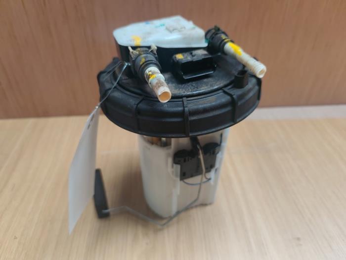 Gebruikte Tank element Pomp Opel Crossland (X) 1.5 CDTI 120 Prijs € 121,00 Inclusief btw aangeboden door SP Parts