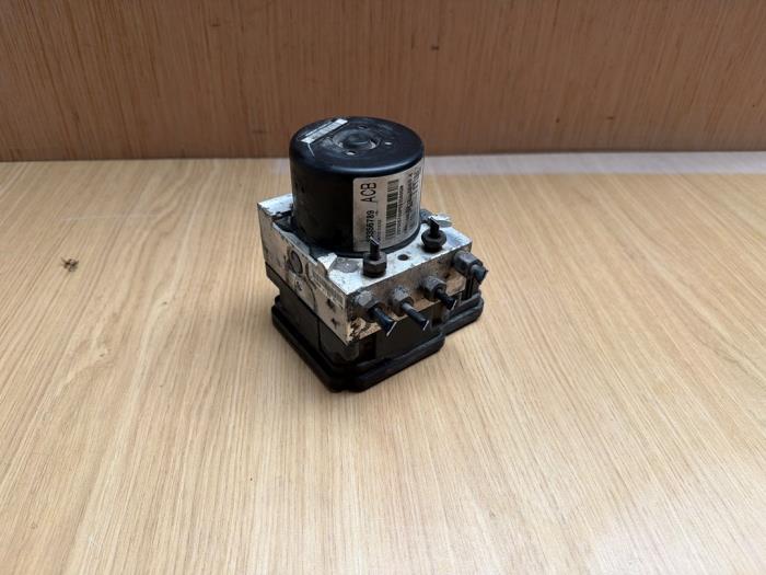 Gebruikte ABS Pomp Opel Astra J (PC6/PD6/PE6/PF6) 1.6 16V Ecotec Prijs € 181,50 Inclusief btw aangeboden door SP Parts