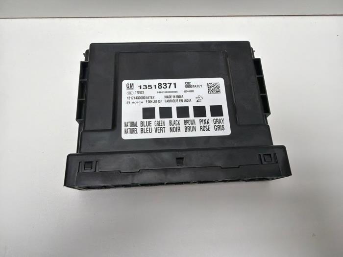 Gebruikte Computer Body Control Opel Astra K 1.6 CDTI 110 16V Prijs € 60,50 Inclusief btw aangeboden door SP Parts