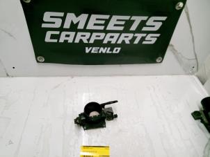 Gebruikte Gasklephuis Ford Focus 1 Wagon 1.6 16V Prijs € 25,00 Margeregeling aangeboden door Smeets Autos Venlo