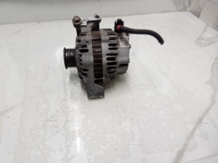 Dynamo van een Mazda 2 (NB/NC/ND/NE) 1.4 16V 2003