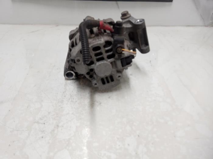 Dynamo van een Mazda 2 (NB/NC/ND/NE) 1.4 16V 2003