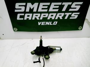 Gebruikte Ruitenwissermotor achter Volkswagen Polo IV (9N1/2/3) 1.4 16V Prijs € 25,00 Margeregeling aangeboden door Smeets Autos Venlo